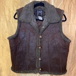 Brown leather vest with faux fur🍂